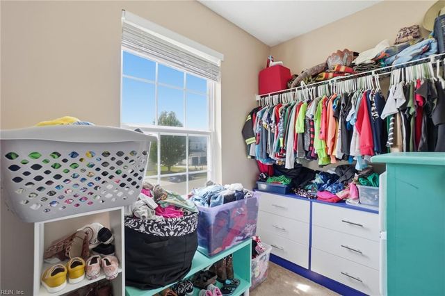 137 Eagleton CIR, Moyock, NC 27958