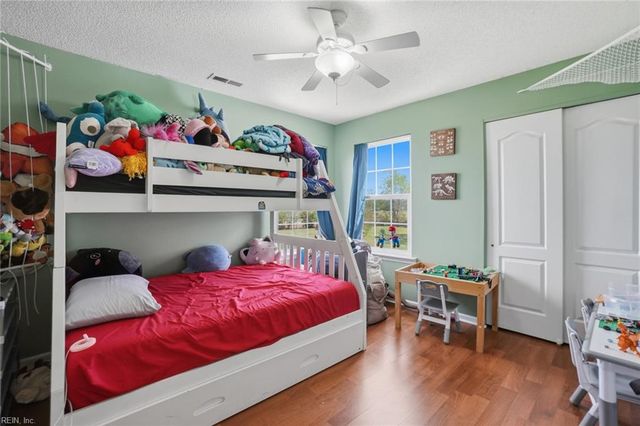 137 Eagleton CIR, Moyock, NC 27958