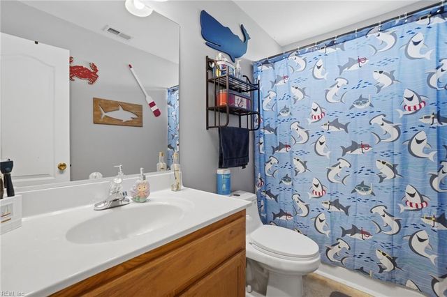 137 Eagleton CIR, Moyock, NC 27958