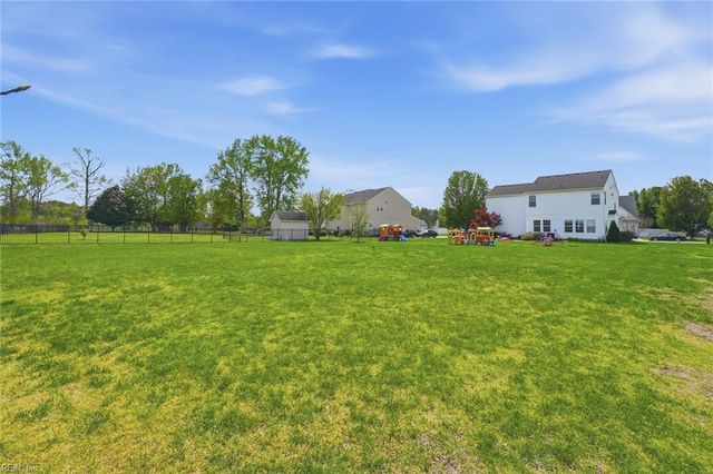 137 Eagleton CIR, Moyock, NC 27958