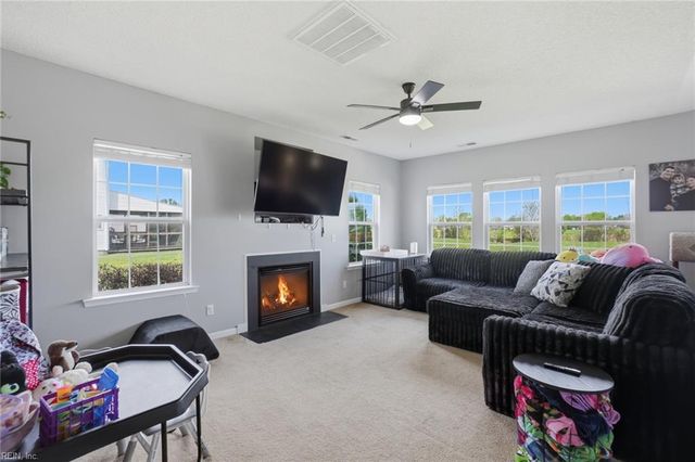 137 Eagleton CIR, Moyock, NC 27958