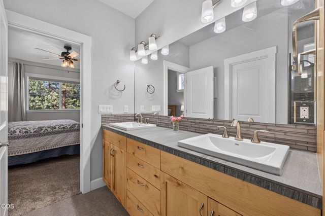 61057 SE Ruby Peak Lane, Bend, OR 97702