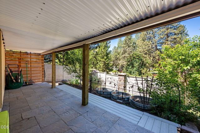 61057 SE Ruby Peak Lane, Bend, OR 97702