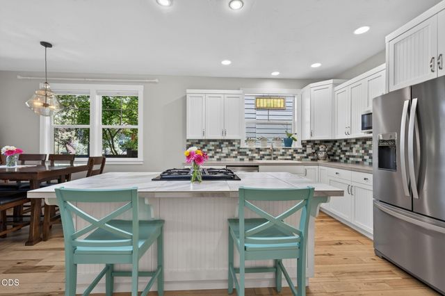 61057 SE Ruby Peak Lane, Bend, OR 97702