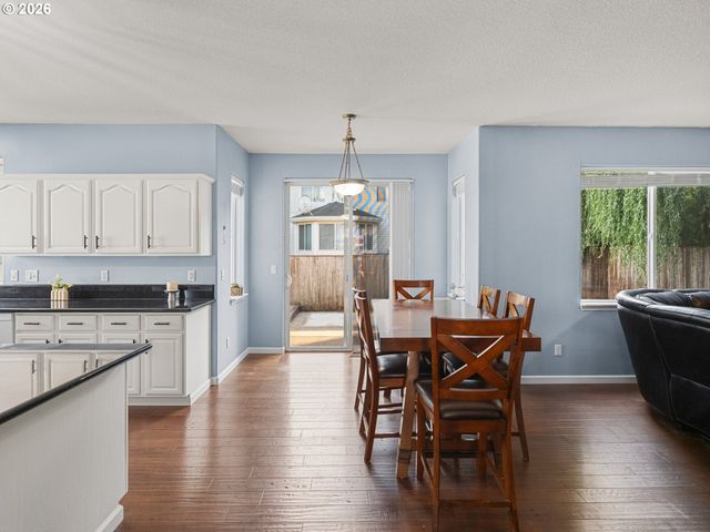 12190 Sw HOLLOW Ln, Tigard, OR 97140