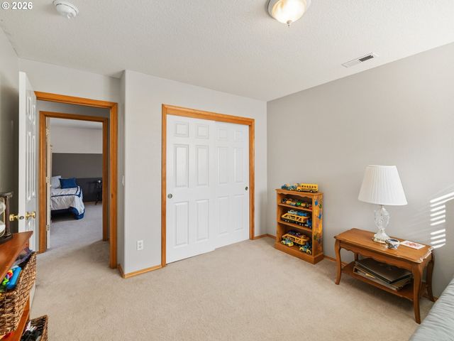12190 Sw HOLLOW Ln, Tigard, OR 97140