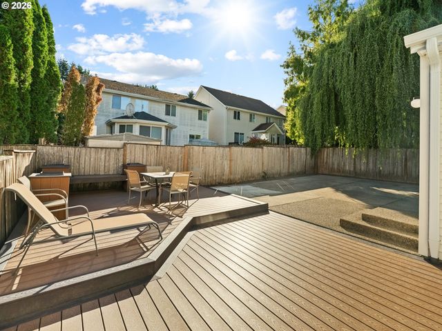 12190 Sw HOLLOW Ln, Tigard, OR 97140