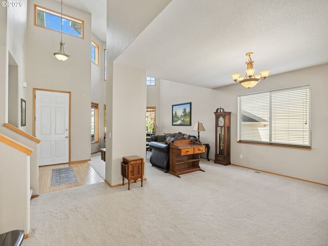 12190 Sw HOLLOW Ln, Tigard, OR 97140