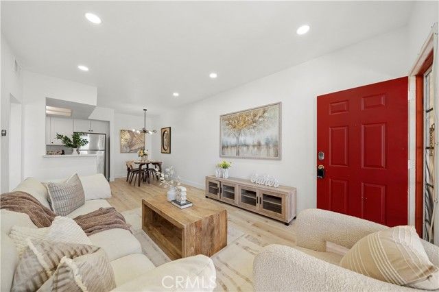 69 Alicante Aisle, Irvine, CA 92614