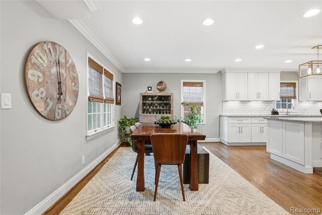 373 Hillcrest Avenue, Grosse Pointe Farms, MI 48236