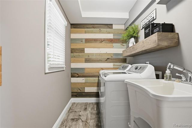 373 Hillcrest Avenue, Grosse Pointe Farms, MI 48236