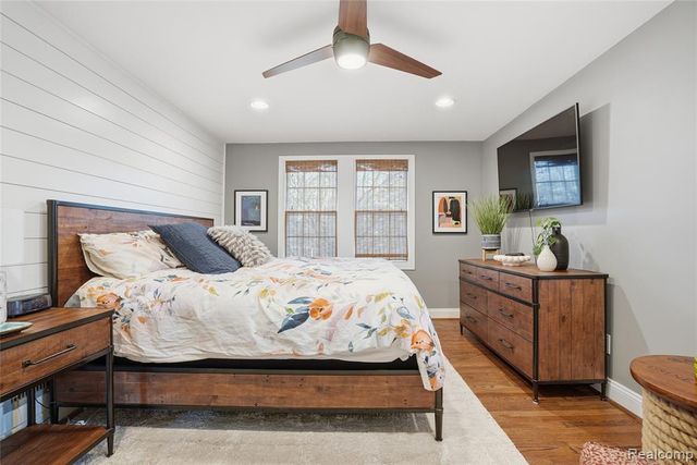 373 Hillcrest Avenue, Grosse Pointe Farms, MI 48236