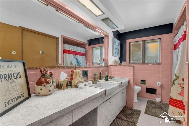 14562 Burns Street, Southgate, MI 48195