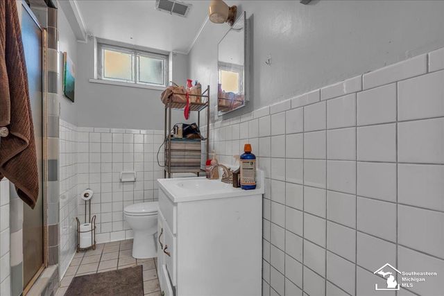 14562 Burns Street, Southgate, MI 48195