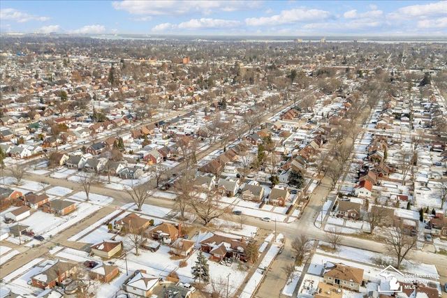 14562 Burns Street, Southgate, MI 48195