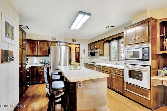 45 Galloping Hill Circle, Holmdel, NJ 07733