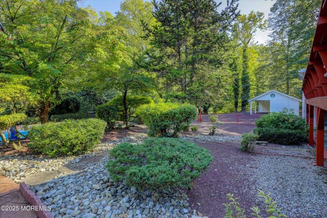45 Galloping Hill Circle, Holmdel, NJ 07733