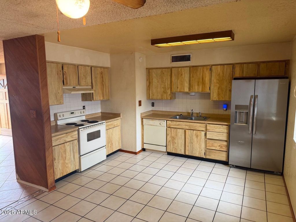 2568 E COMMONWEALTH Circle, Chandler, AZ 85225 — photo 4