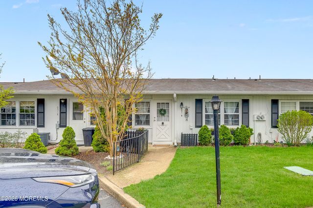 651B Plymouth Drive B, Lakewood, NJ 08701