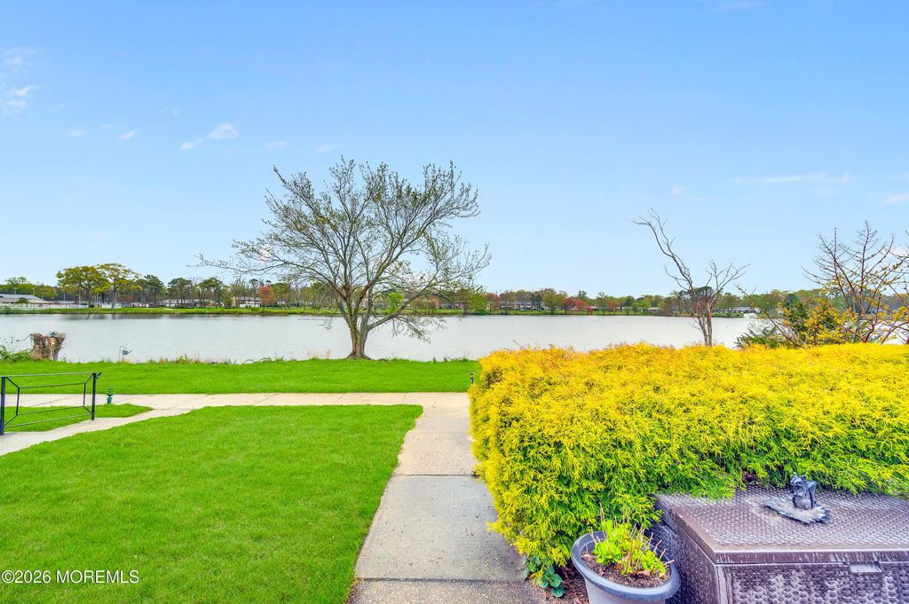 651B Plymouth Drive B, Lakewood, NJ 08701