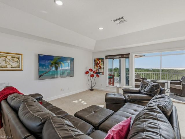 524 Spinnaker DR, Marco Island, FL 34145