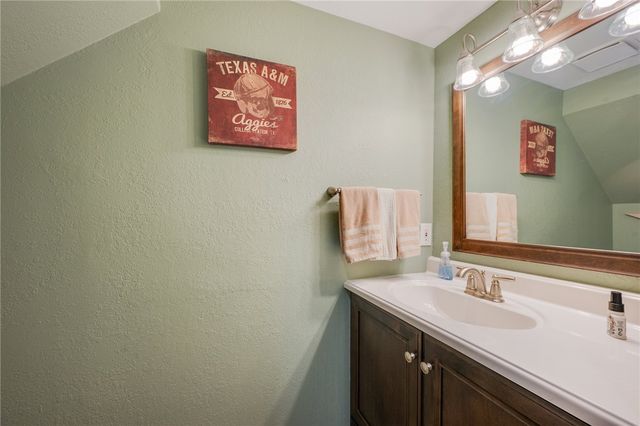 1902 Dartmouth Q-4, College Station, TX 77840