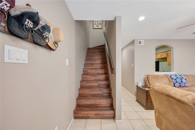 1902 Dartmouth Q-4, College Station, TX 77840