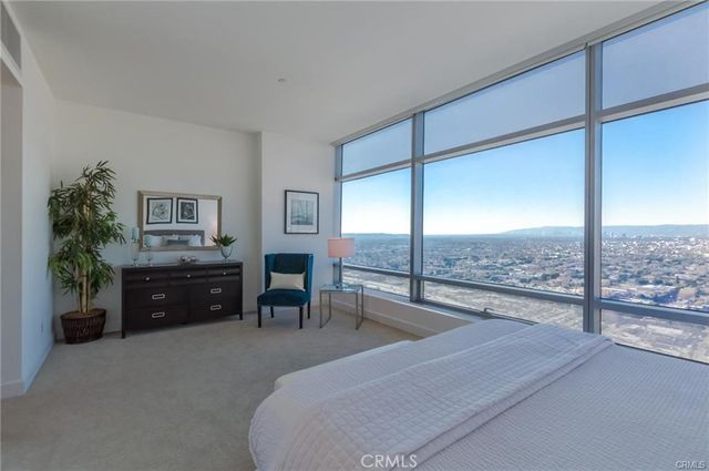 900 W Olympic Boulevard 36B, Los Angeles, CA 90015