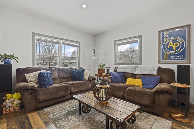 1749 S ONEIDA STREET, Green Bay, WI 54304