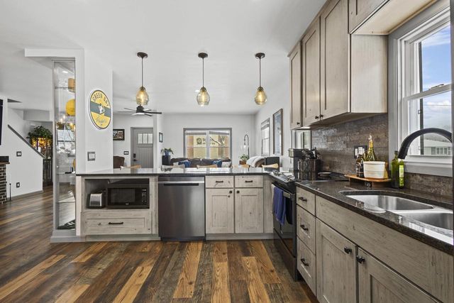 1749 S ONEIDA STREET, Green Bay, WI 54304