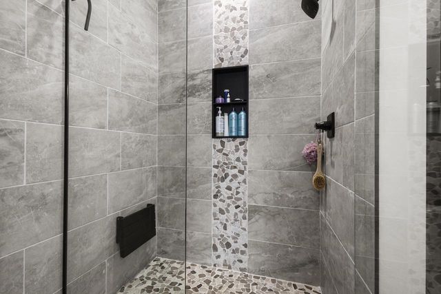 1749 S ONEIDA STREET, Green Bay, WI 54304