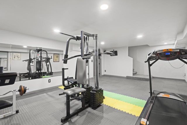 1749 S ONEIDA STREET, Green Bay, WI 54304