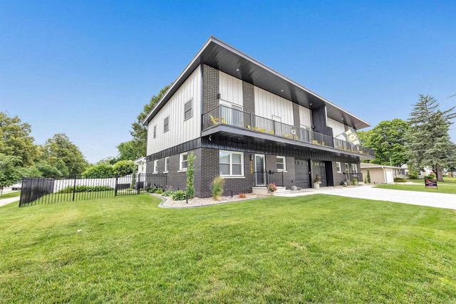 1749 S ONEIDA STREET, Green Bay, WI 54304