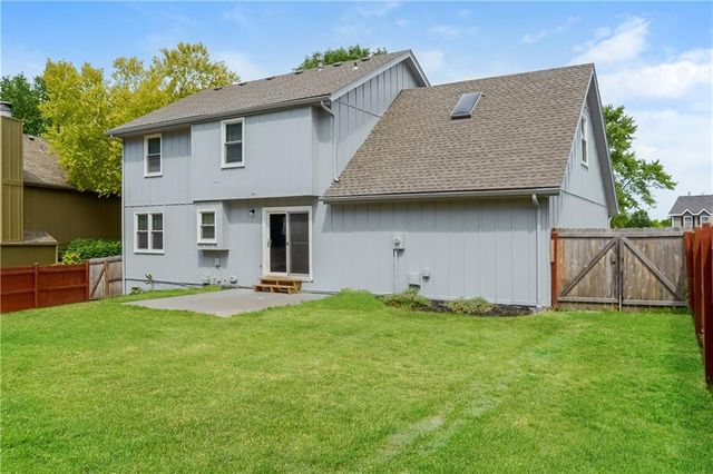 14711 S Arapaho Drive, Olathe, KS 66062