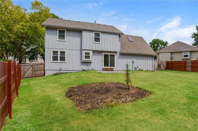 14711 S Arapaho Drive, Olathe, KS 66062