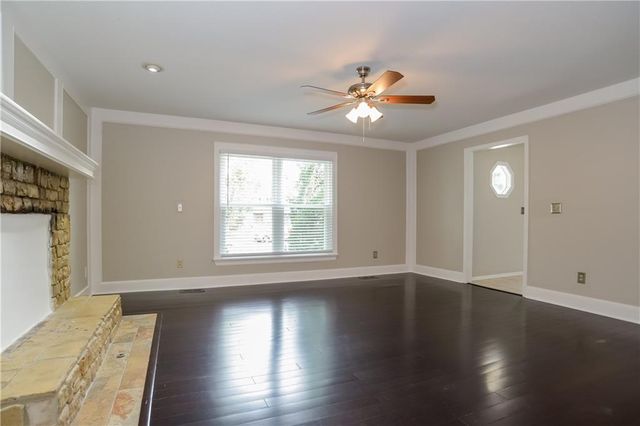 14711 S Arapaho Drive, Olathe, KS 66062