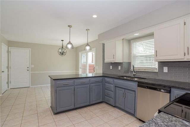 14711 S Arapaho Drive, Olathe, KS 66062