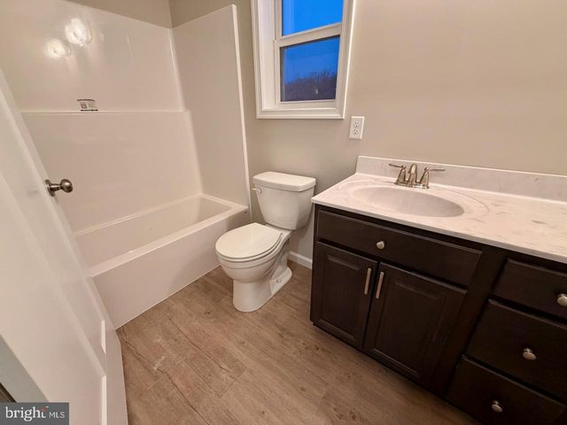 1490 SHERRY DRIVE, Chambersburg, PA 17202