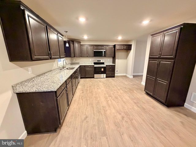1490 SHERRY DRIVE, Chambersburg, PA 17202
