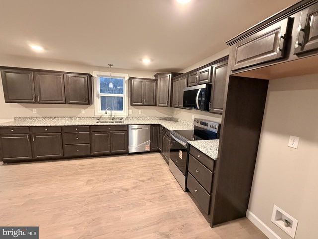 1490 SHERRY DRIVE, Chambersburg, PA 17202