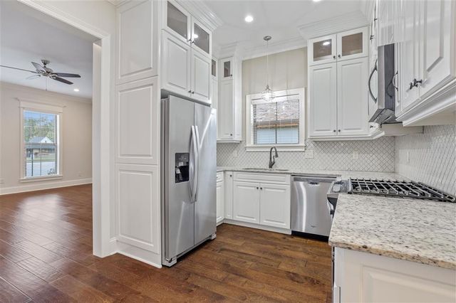 4145 W Prien Lake Road, Lake Charles, LA 70605