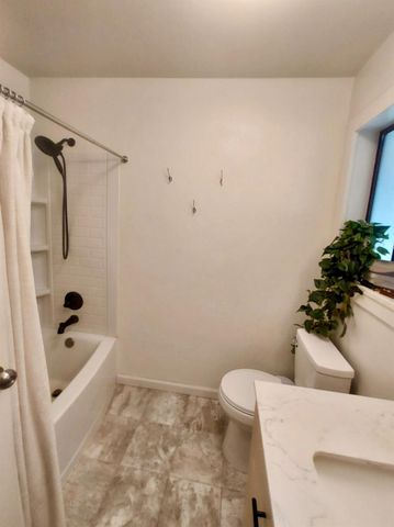 6880 Kahala Rd, Garden Valley, CA 95633