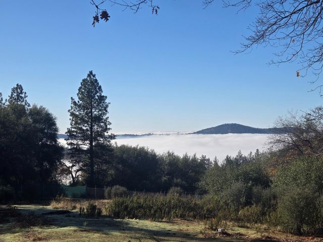 6880 Kahala Rd, Garden Valley, CA 95633