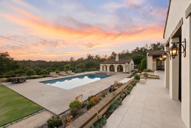 4943 El Arco Iris, Rancho Santa Fe, CA 92067