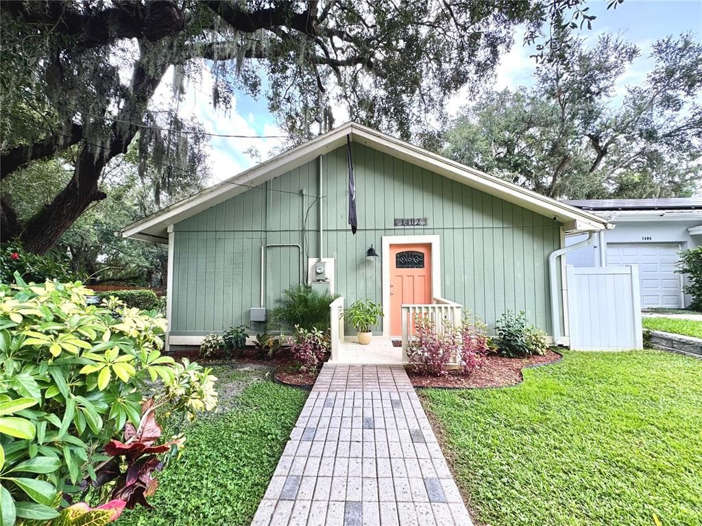 1402 HILTON PLACE, Tampa, FL 33604