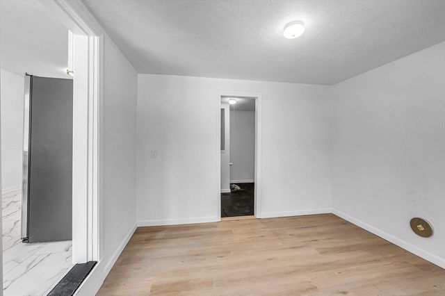 72 Nw Schoolhouse Rd, Dudley, MA 01571