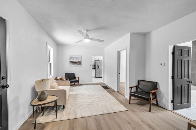 72 Nw Schoolhouse Rd, Dudley, MA 01571