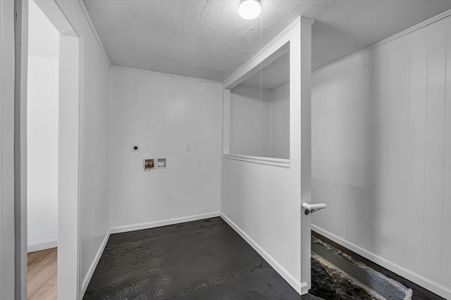 72 Nw Schoolhouse Rd, Dudley, MA 01571