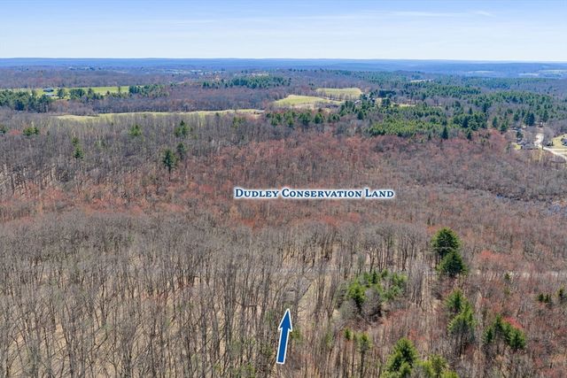 72 Nw Schoolhouse Rd, Dudley, MA 01571