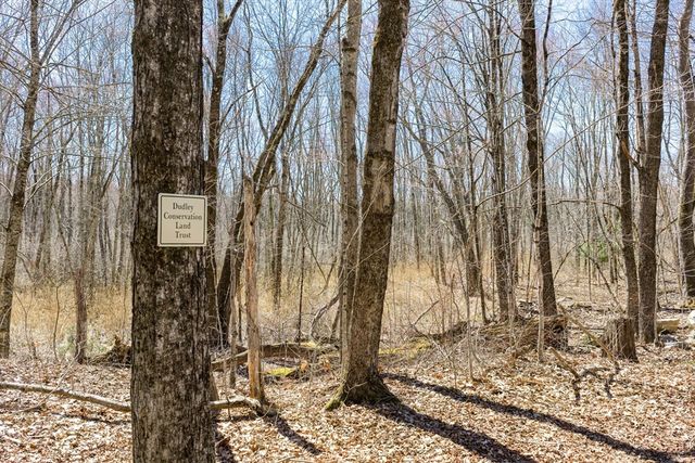 72 Nw Schoolhouse Rd, Dudley, MA 01571